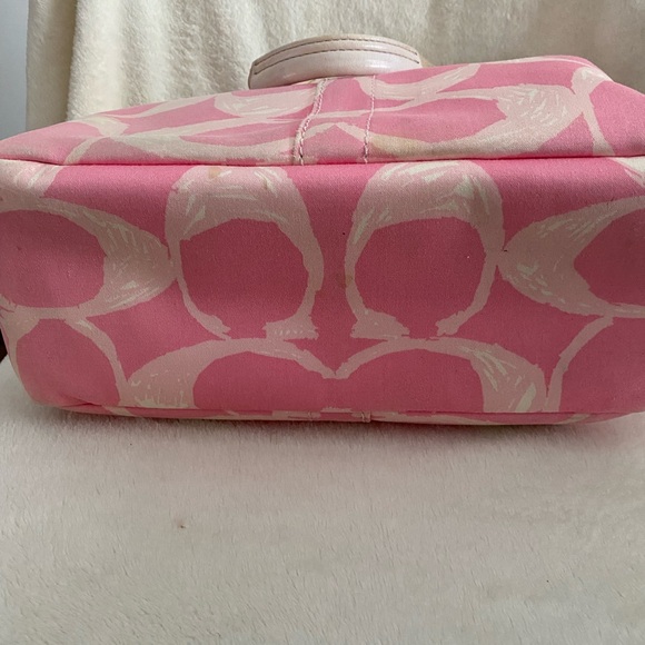 Coach Pink and Cream Tote with Circle Design - Picture 4 of 9